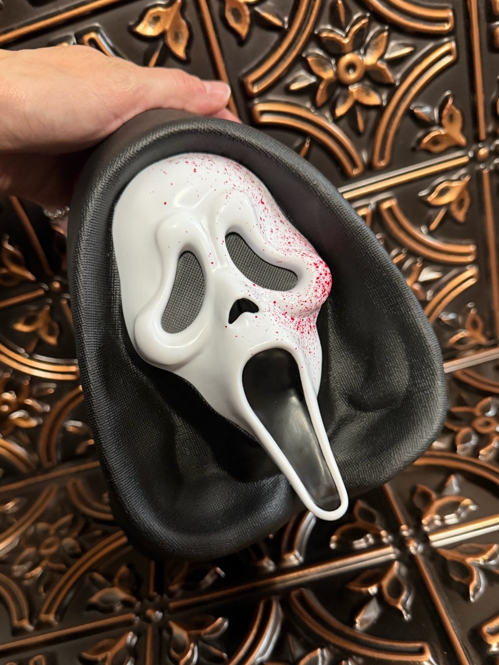 Popcorn Bucket Scream Ghost Face Mask with Hood -White & Black with Red Splatter - Picture 5 of 5